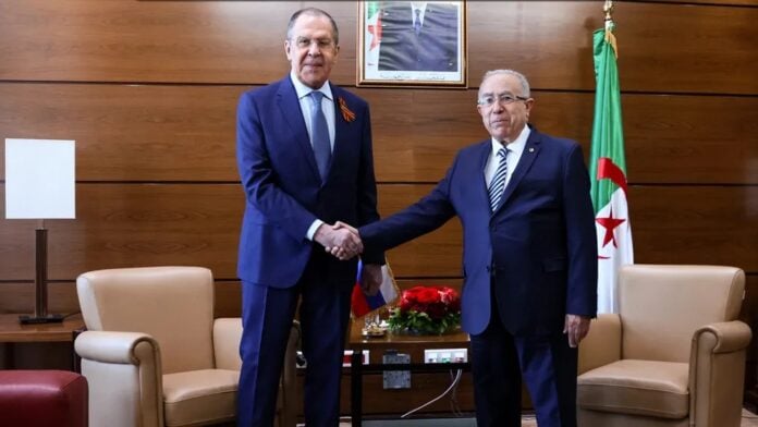 Les ministres Sergueï Lavrov et Ramtane Lamamra