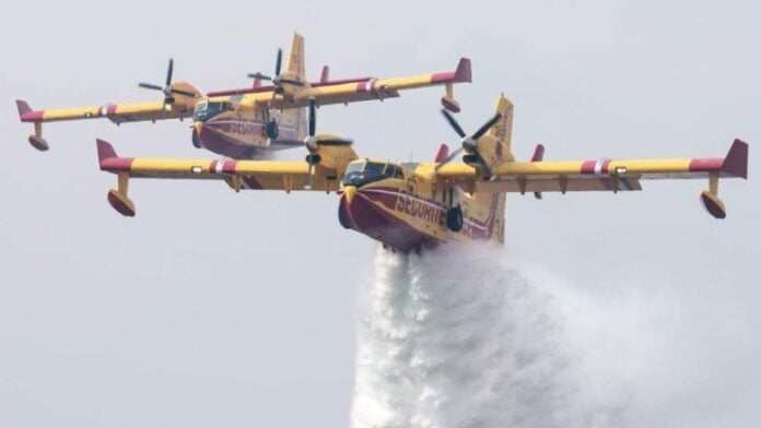 Des Canadairs