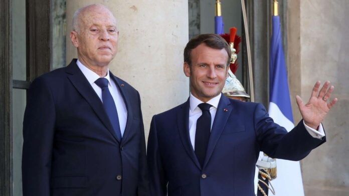 Le Président tunisien Kaïs Saïed et son homologue français Emmanuel Macron