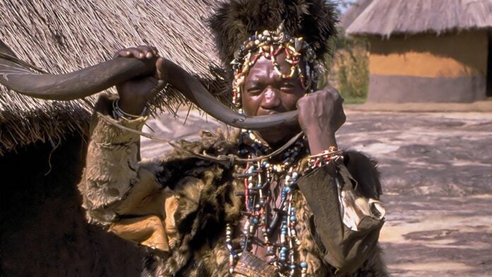 Sorcier du Zimbabwe Sorcier du Zimbabwe