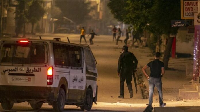 Affrontements nocturnes en Tunisie