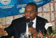 Cameroun : le ministre des Finances lance le budget 2023 à Douala Louis Paul Motaze, ministre camerounais des Finances