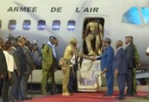 Alassane Ouattara accueille les soldats ivoiriens