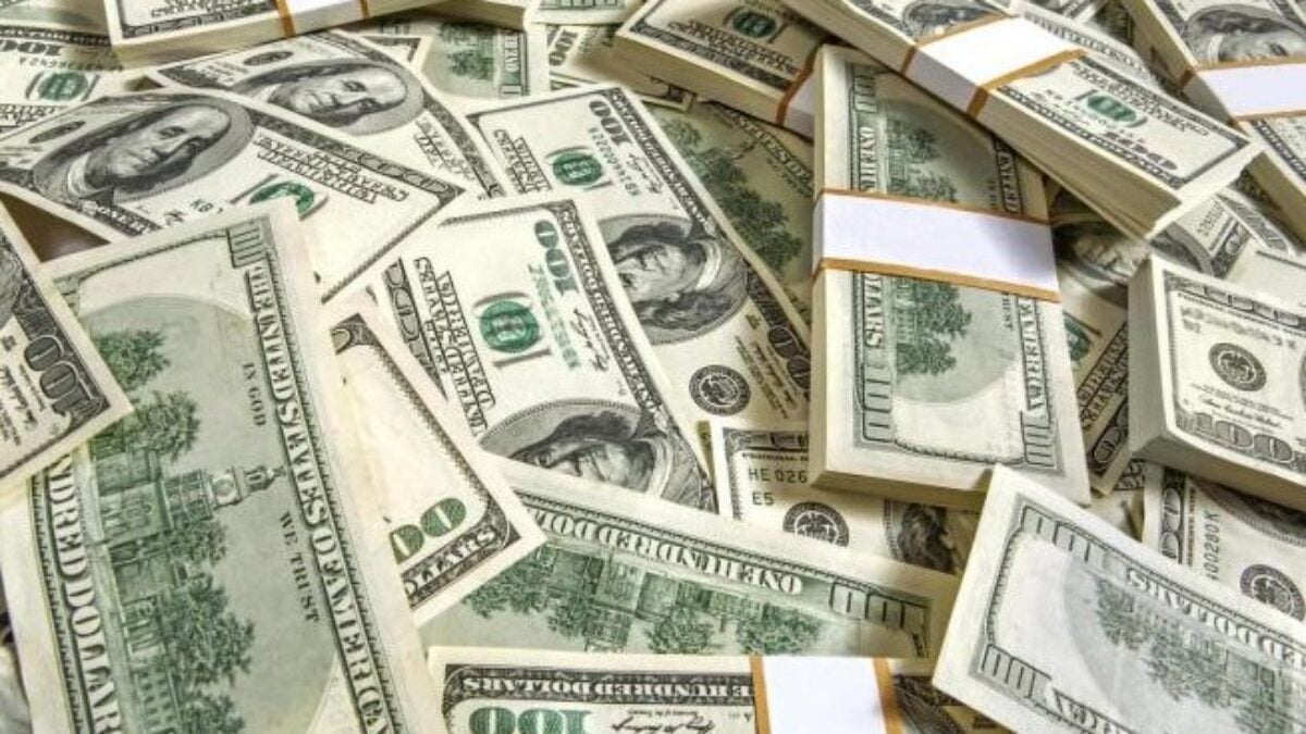 Senegal, 6 billion in counterfeit notes seized: 15,000 500 euro notes and 20,000 100 dollar notes