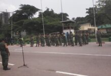 Cameroun : les adieux de la Douane à l’ancien directeur Moulela Joseph Les honneurs militaires