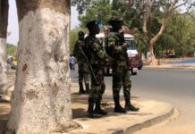 Sénégal : Sonko écope de 2 ans de prison ferme, l’armée dans les rues Des militaires dans les rues du Sénégal