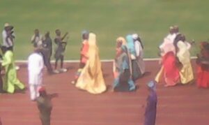 L’arrivée des épouses de Sa Majesté Nabil Mbombo Njoya au stade de la Réunification de Douala