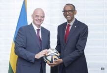 Kagame et Infantino discutent du partenariat entre la FIFA et le Rwanda Paul Kagame et Gianni Infantino