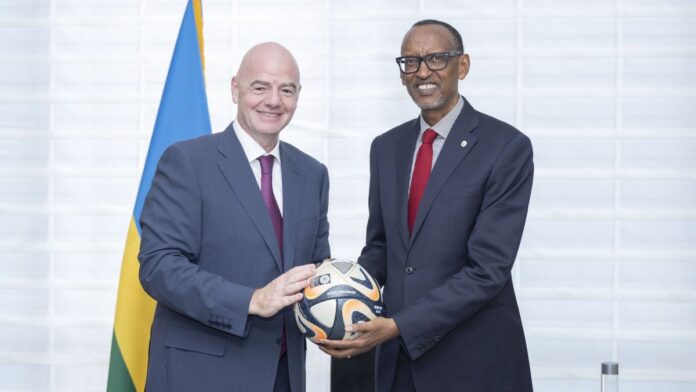 Paul Kagame et Gianni Infantino