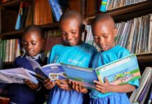 Rwanda : un projet pour accroitre le taux de scolarisation des enfants Des élèves au Rwanda