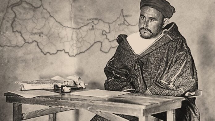 Abdelkrim El Khattabi (1882 – 1963). Sur le mur, la carte du Rif