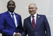 Les Présidents du Mali, Assimi Goïta, et de la Russie, Vladimir Poutine