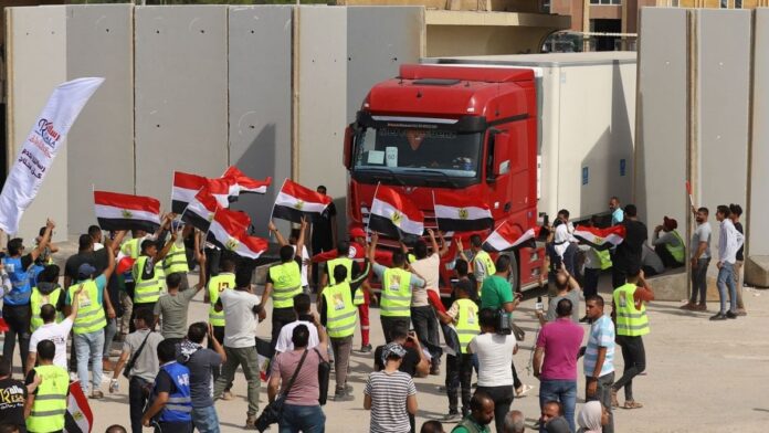 Arrivée d'un convoi d'aide humanitaire à Gaza