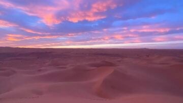 Sport, désert et culture : l’expédition 2026 de la FAST traverse le Grand Sud algérien coucher de soleil sur le Gourara