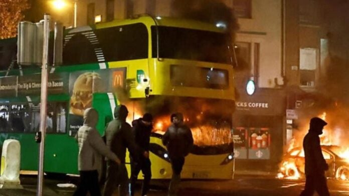 nuit d'émeute à Dublin