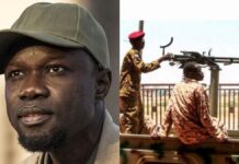 Ousmane Sonko et des soldats soudanais