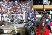 Félix Tshisekedi dà bord du command-car