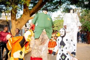 VD Une procession de masques afro-brésiliens