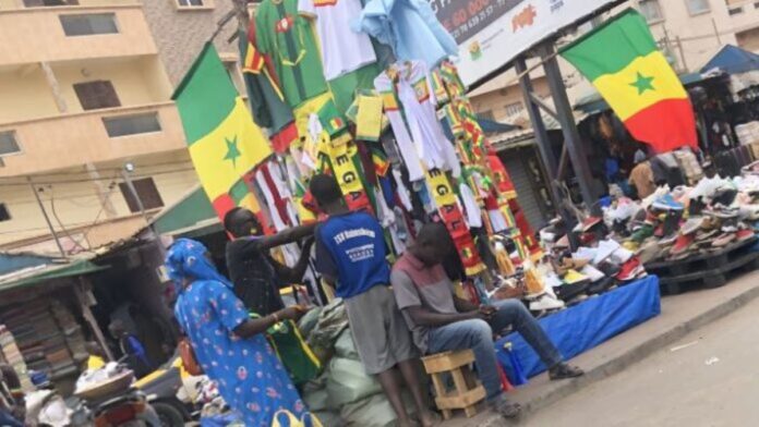 Des vendeurs à Colobane, au Sénégal