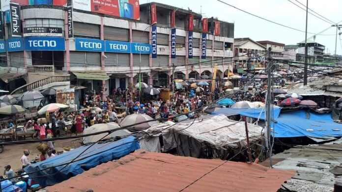 Le grand marché de Madina à Conakry (illustration)