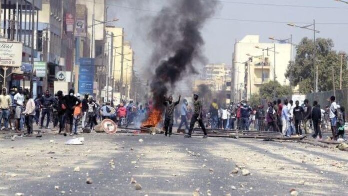 Violences au Sénégal après le report des élections