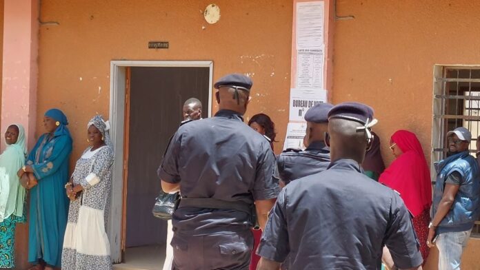 Des policiers venus sécuriser le vote au Sénégal