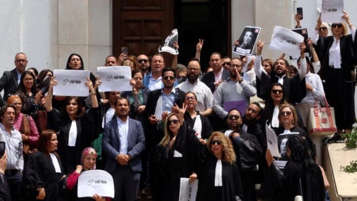 Avocats tunisiens en grève