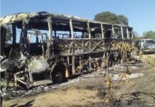 bus calciné au Zimbabwe
