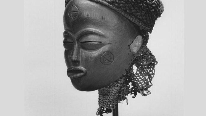 Masque Mwana Pwo