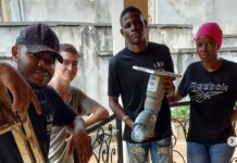 Low Tech Yaoundé : des déchets transformés en trésors Atelier sur la fabrication de lampadaire