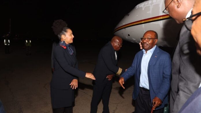 Ali Bongo et sa famille accueillis à Luanda Ali Bongo et sa famille accueillis à Luanda