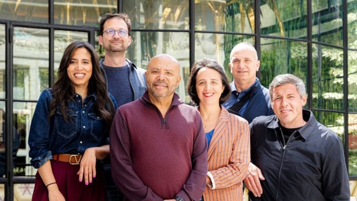  Elodie Da Silva, CEO Lusafrica & Africa Nostra, Matthieu Damade, Directeur Catalogue Sony Music France, José Da Silva, Fondateur Lusafrica & Africa Nostra, Marie-Anne Robert, Présidente Sony Music France, Georges Ouaggini, Directeur Finances Sony Music France, Antoine Dathanat, Président Sony Music Publishing France
