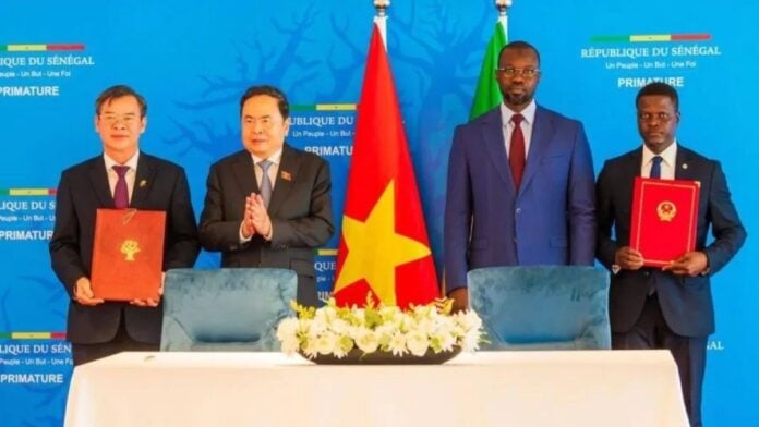 Sonko-accord-vietnam-ok Ousmane Sonko au Vietnam