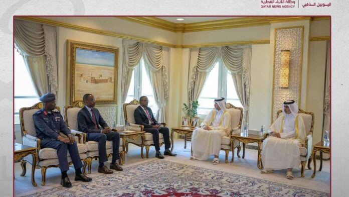 Vincent Biruta et les responsables qataris