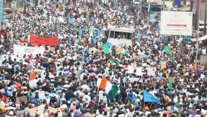 Manifestation à Yopougon Manifestation à Yopougon (Abidjan) le 9 août 2025 contre le 4ème mandat du president Alasssane Ouattara