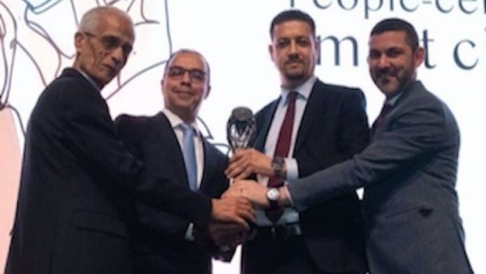 Alger consacrée par l'ONU pour son développement durable Les représentants algériens soulèvent le Shanghaï Awards