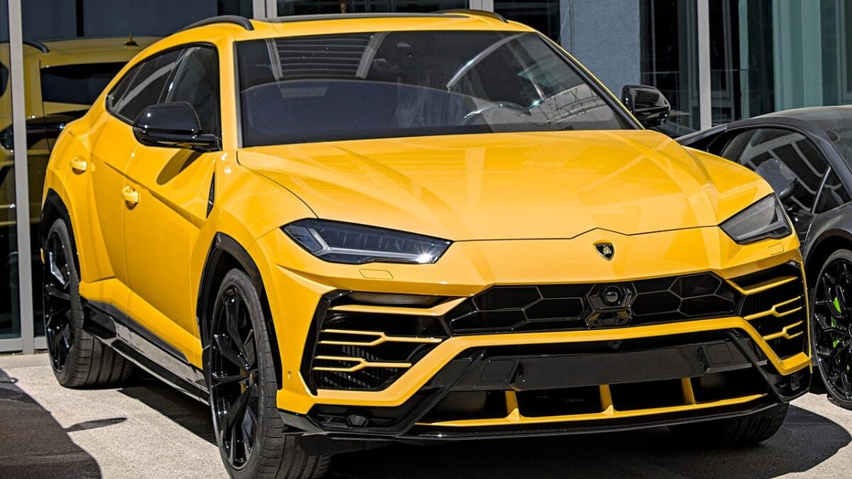 Isaak Touré interpellé au volant de sa Lamborghini avec un permis invalidé