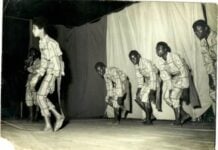 CFRAD : « C’était le lieu de divertissement par excellence du Congo-Brazzaville » Troupe du lycée Chaminade (1964) (© Maison des Archives Congo)
