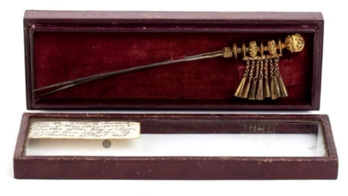 Une épingle à cheveux en or ayant appartenu à l'impératrice Tirunesh