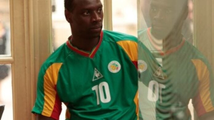Omar Sy avec le maillot du Sénégal