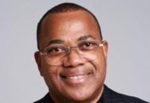 Julien Nkoghe Bekale analyse la situation du Gabon Julien Nkoghe Bekale analyse la situation du Gabon