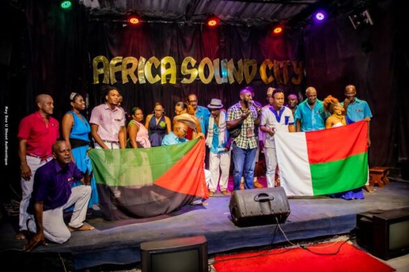 La compagnie Obidjoul de la Martinique et Eusébia, chanteuse de Madagascar, à Africa Sound City de Cotonou