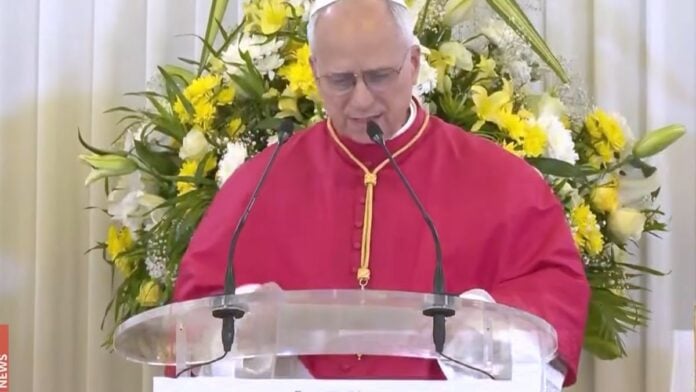 Léon XIV au Cameroun : une première journée placée sous le signe de la paix et de la fraternité Le pape Léon XIV au Cameroun