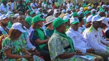 Tidjane Thiam fête les 80 ans du Parti Démocratique de Côte d’Ivoire ! Tidjane Thiam fête les 80 ans du Parti Démocratique de Côte d’Ivoire !