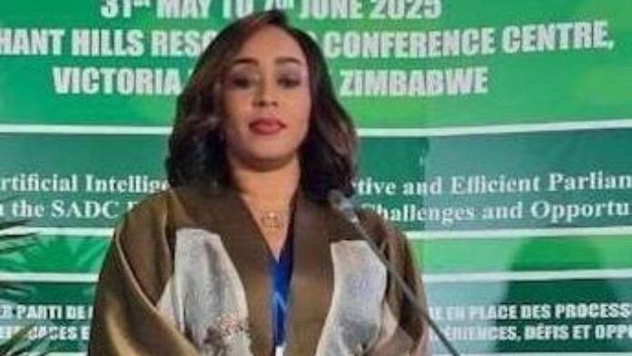 Cathy Sakombi à la tribune du Forum parlementaire de la SADC