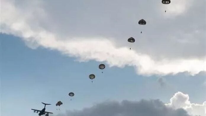 Touraco 2026 - largage de parachutistes