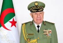 Algérie–États-Unis : Alger s’impose en pivot sécuritaire sans renoncer au non-alignement Portrait du chef d’état-major algérien Saïd Chanegriha, symbole du rôle croissant d’Alger dans les équilibres sécuritaires en Méditerranée et au Sahel.