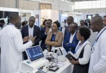Santé numérique : Abidjan veut faire de la souveraineté des données un modèle régional Intech Santé – Medical Expo à Abidjan Illustration IA