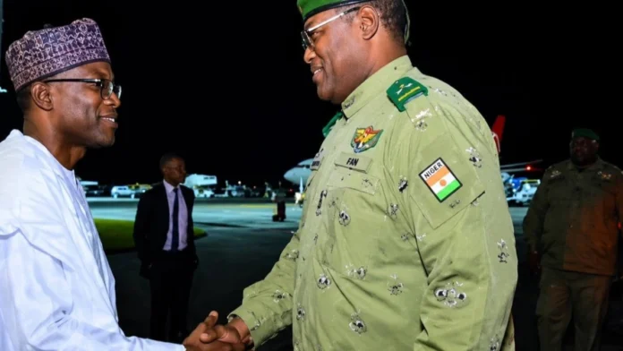 Le général Mohamed Toumba et le ministre Shegun Adjadi Bakari Bénin-Niger : un deuxième cycle de négociations s'ouvre à Cotonou pour la réouverture de la frontière