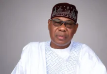 Bénin : « Je n’en suis pas demandeur, c’est la Constitution », Boni Yayi annonce qu’il siégera au Sénat Bénin : "Je n'en suis pas demandeur, c'est la Constitution", Boni Yayi annonce qu'il siégera au Sénat